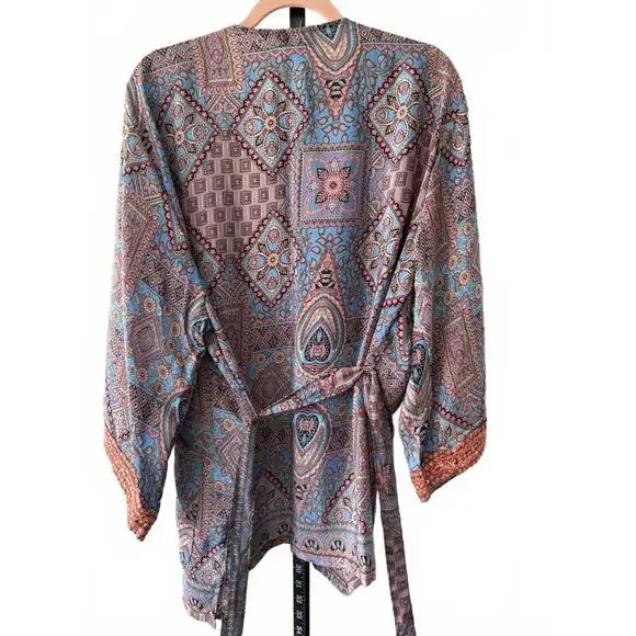 White Waves Women's Printed Kimono Robe with Belt - Picture 4 of 7